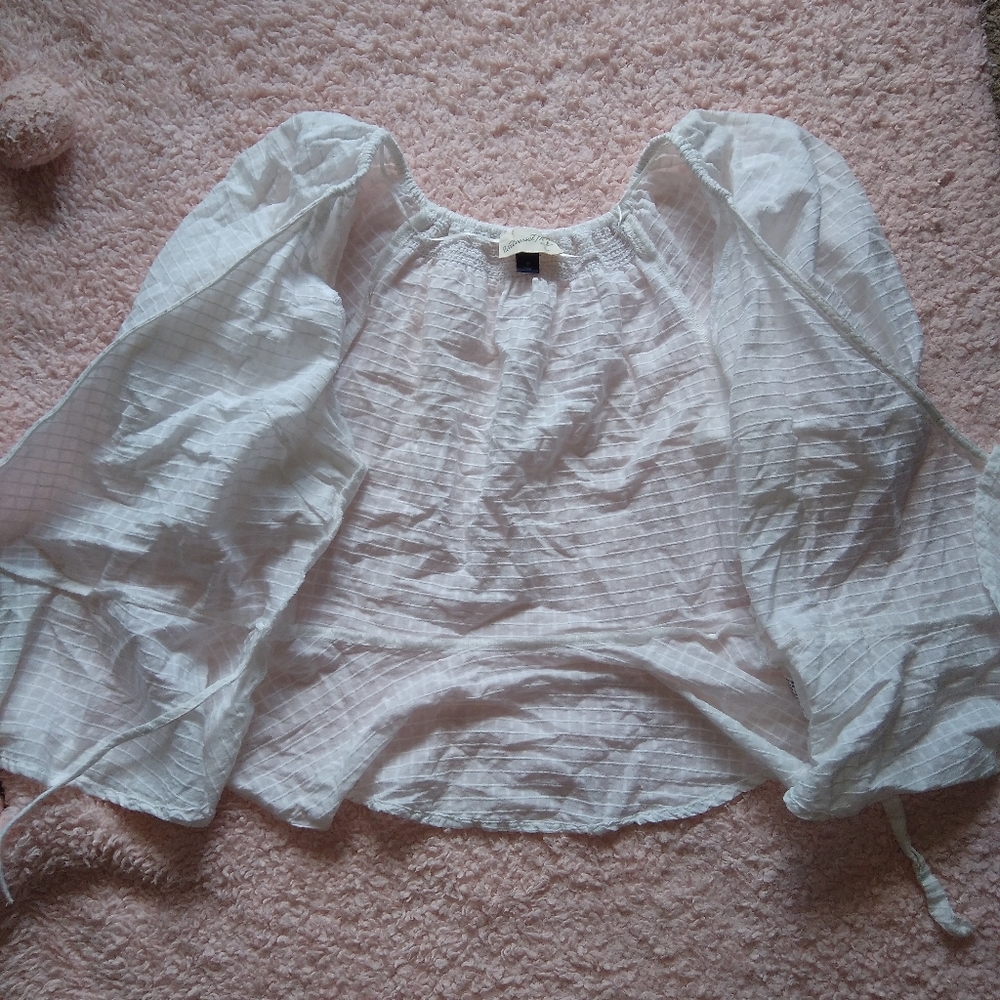 Medium White Universal Thread Wrap Peplum Top - image 6